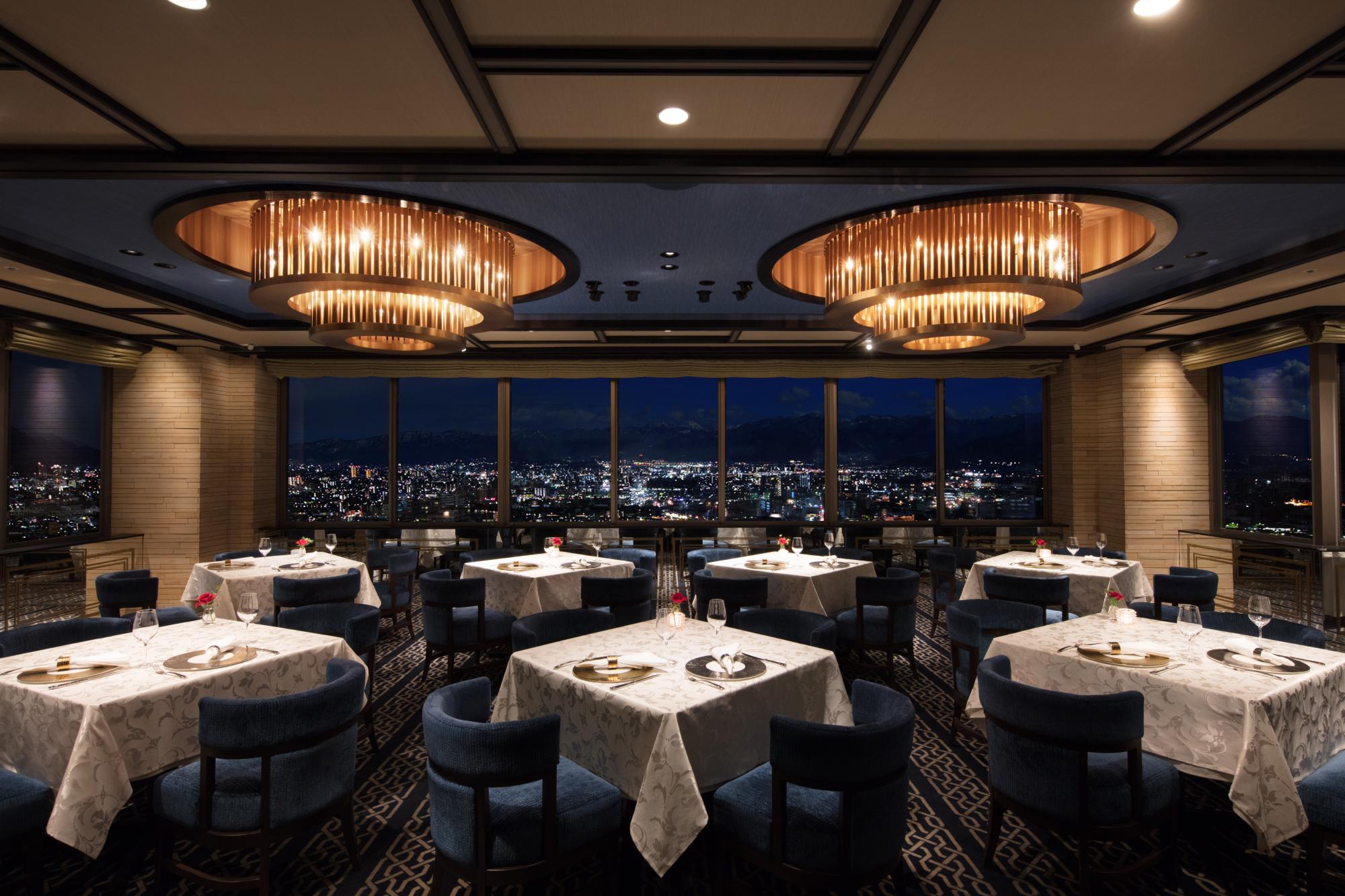 夜景を望むSKYBAR