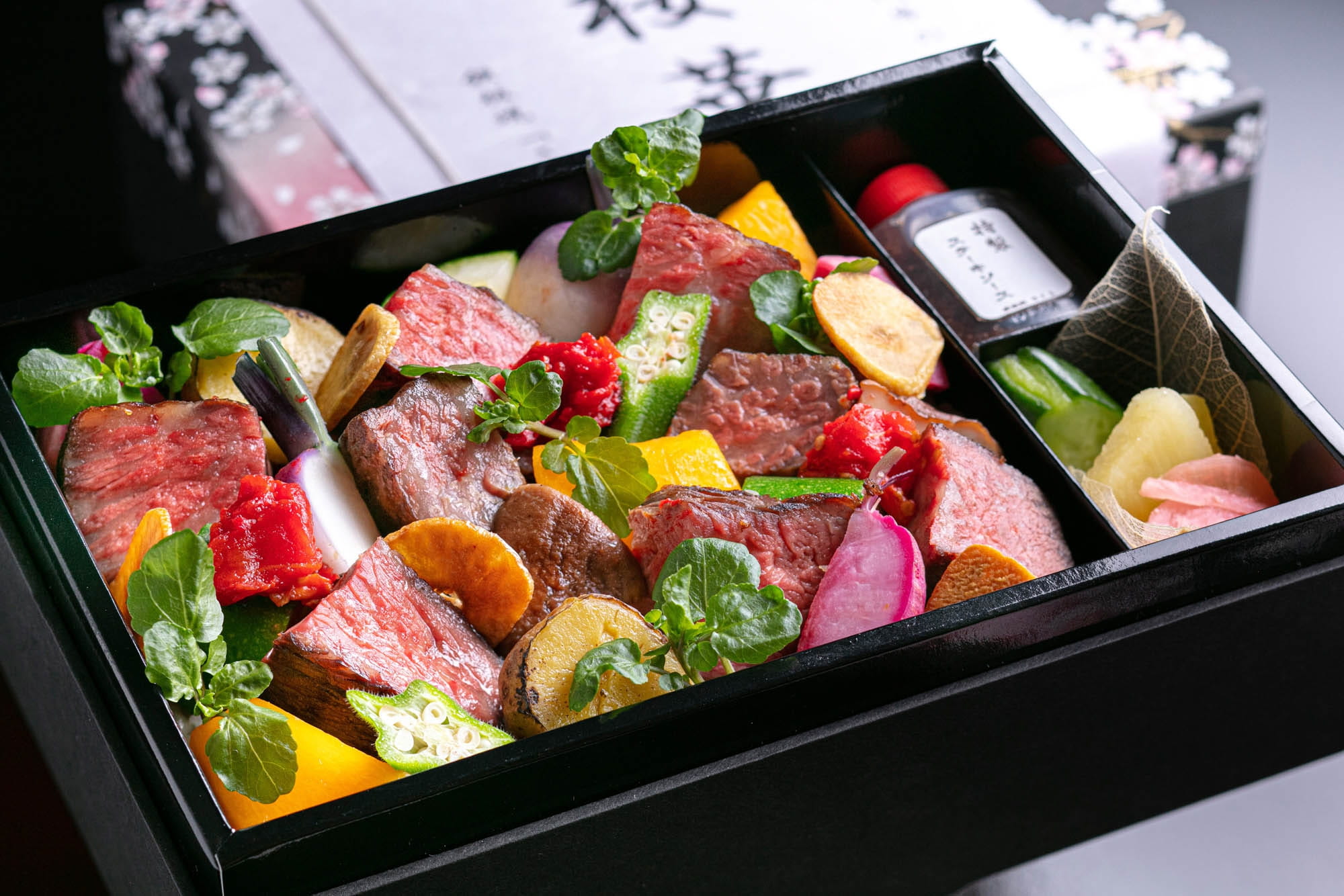 特製ステーキ重「桜華」