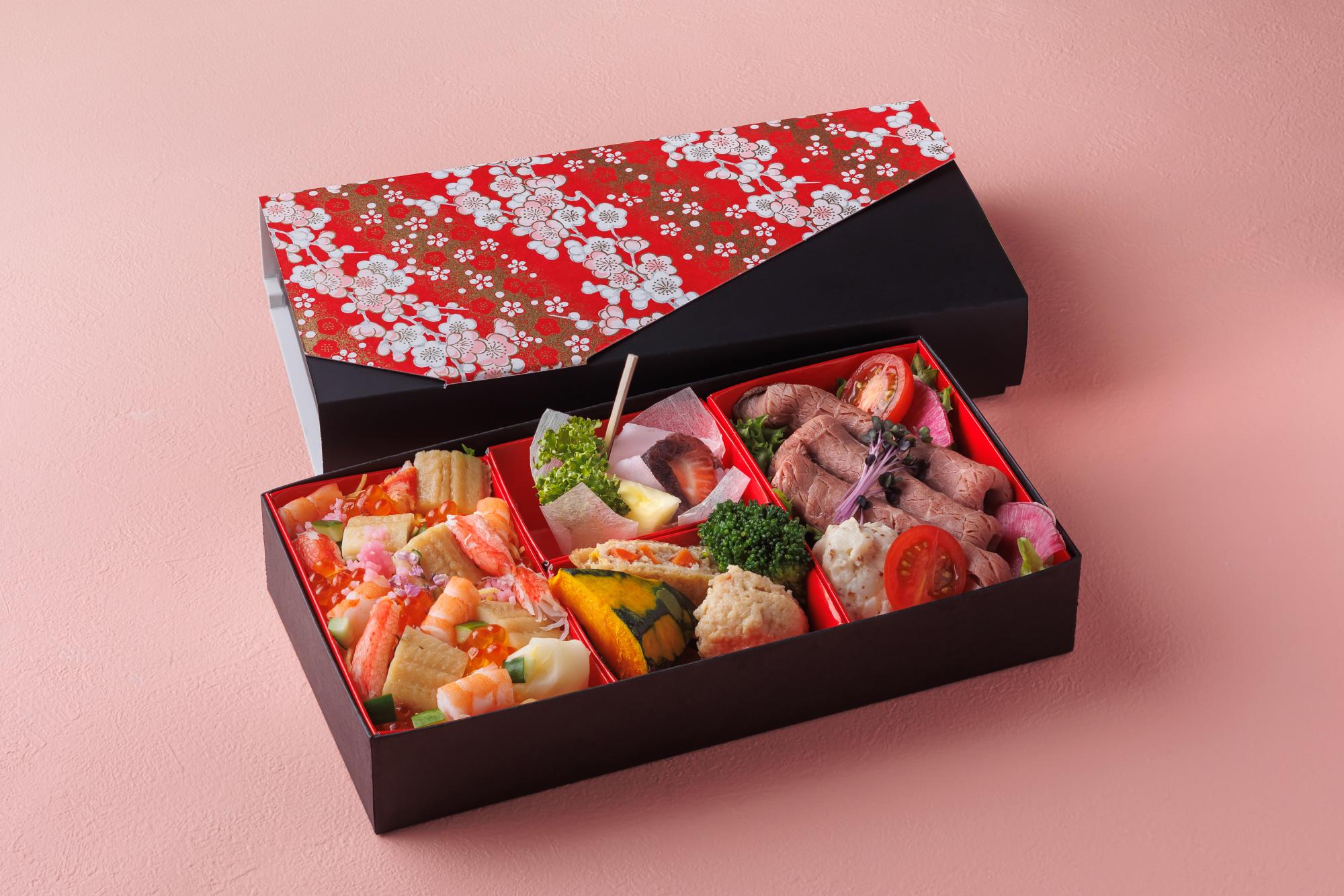 ①ちらし御膳　『紅椿（べにつばき）』4,500円（税込）（数量限定）