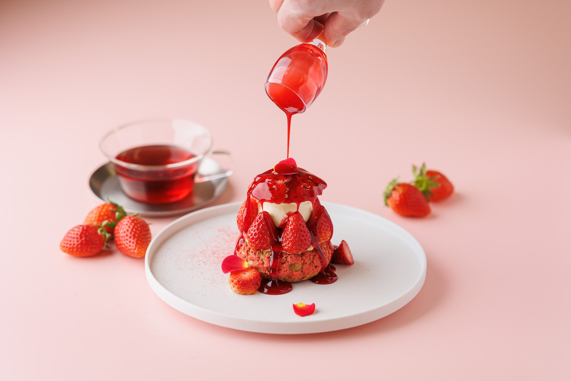 いちごのボルケーノシュークリーム　お一人様　￥1,180（税込）