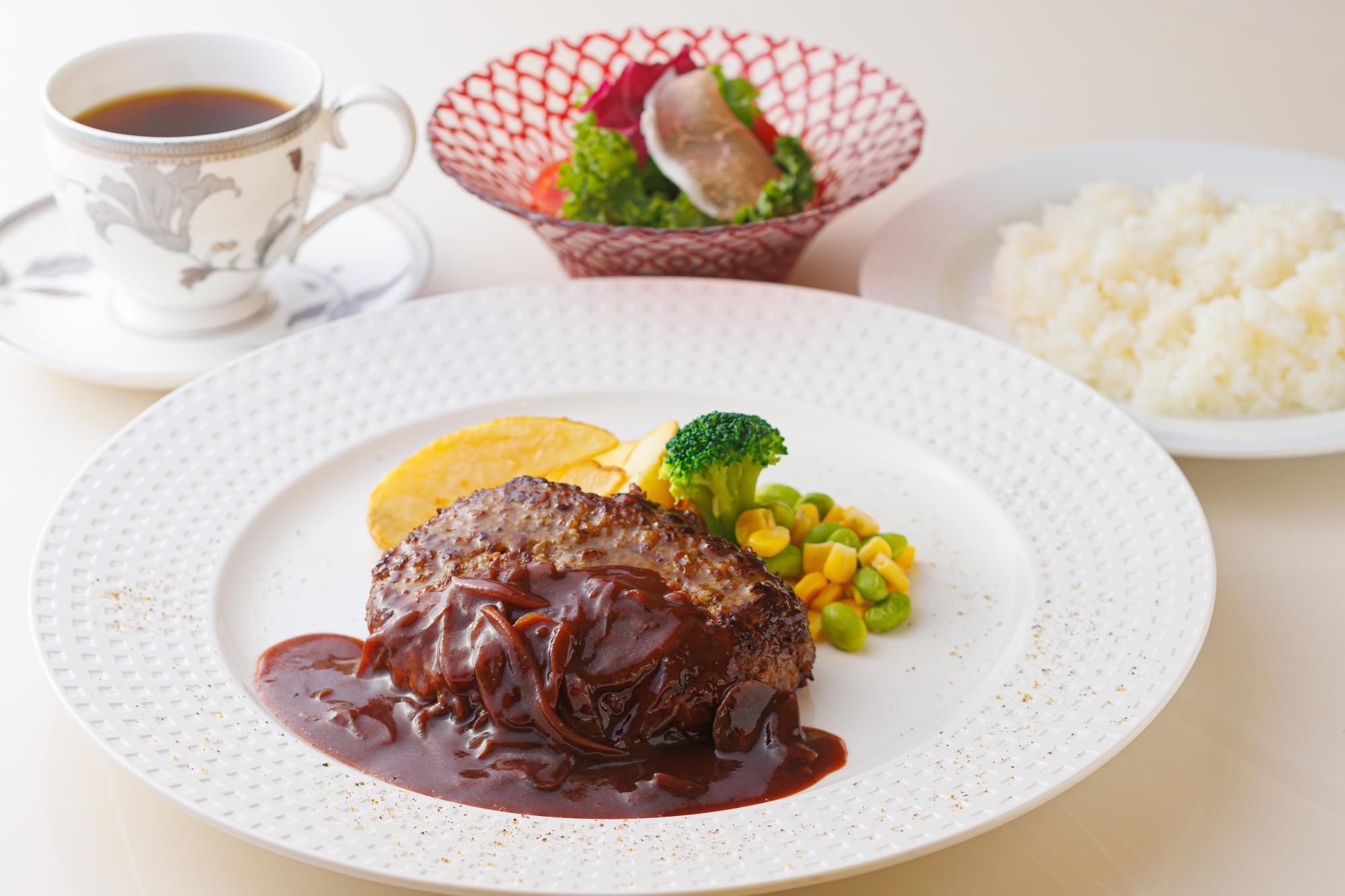 〈Lunch Time〉カフェラウンジ ベイベリー